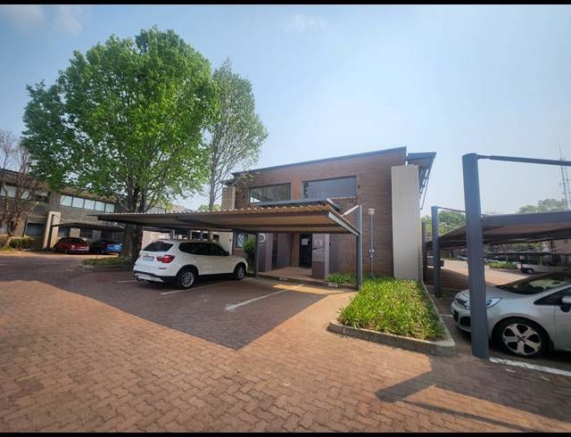 302.67M² OFFICE TO LET IN RANDJESPARK
